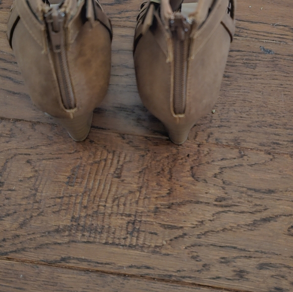 Shoedazzle heels - Picture 4 of 4